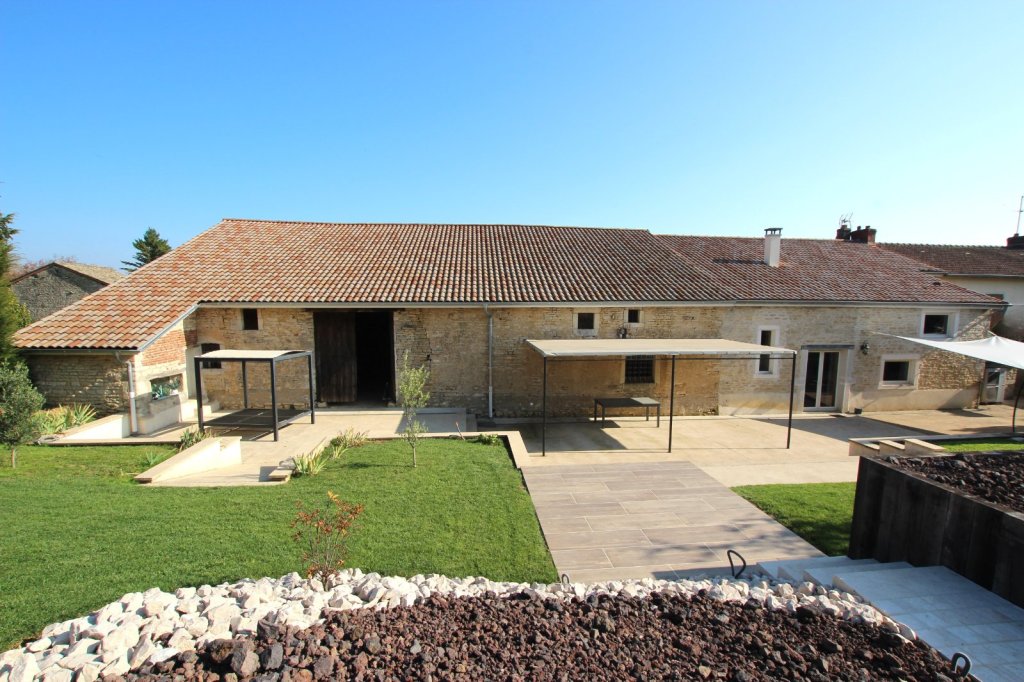 MAISON - FARGES LES MACON - 221 m2 - VENDU
