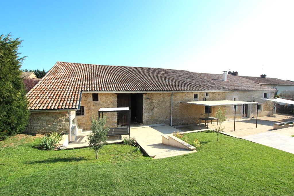 MAISON - FARGES LES MACON - 221 m2 - VENDU