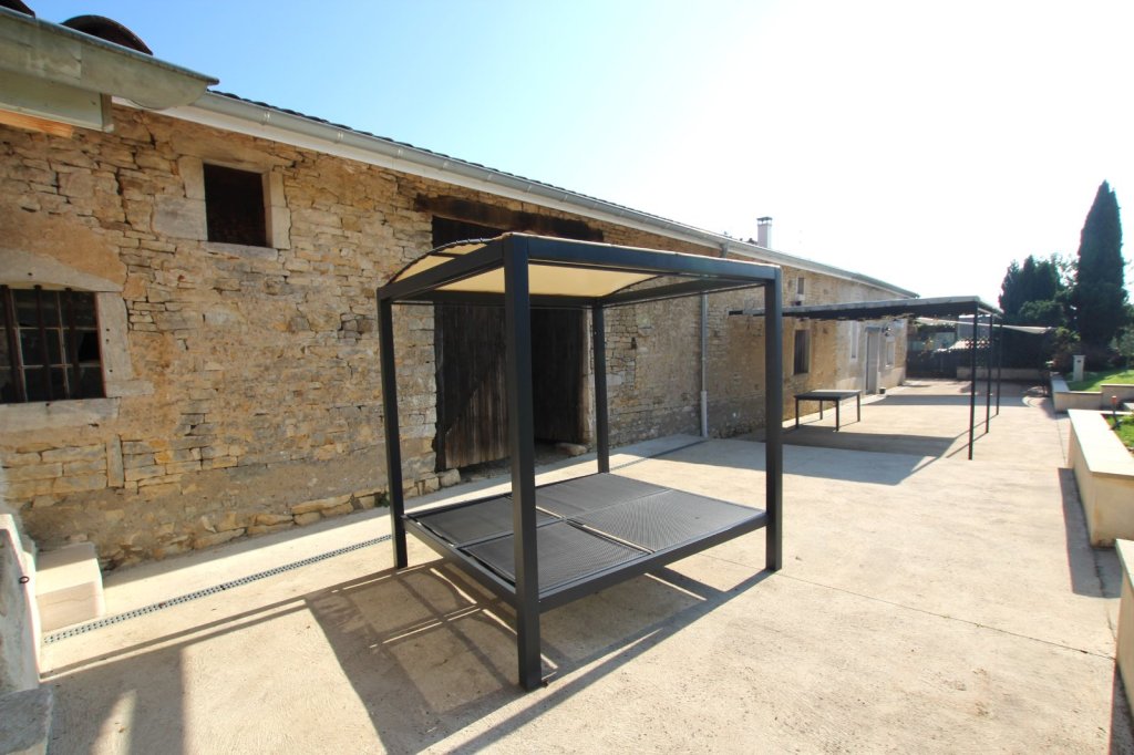 MAISON - FARGES LES MACON - 221 m2 - VENDU