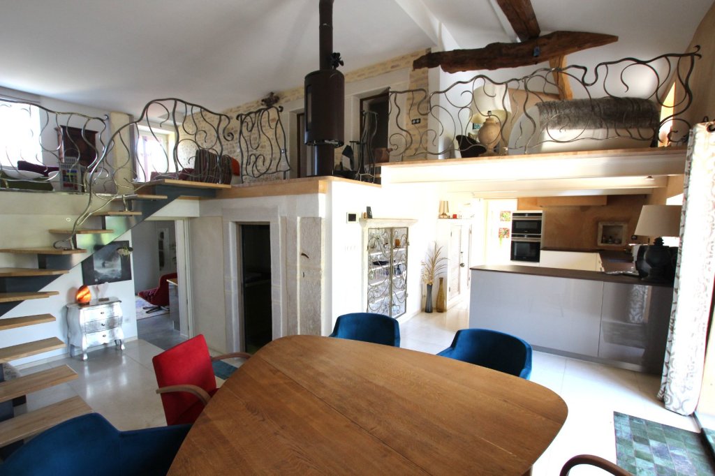 MAISON - FARGES LES MACON - 221 m2 - VENDU