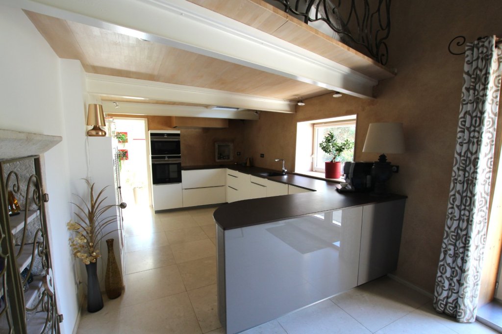 MAISON - FARGES LES MACON - 221 m2 - VENDU