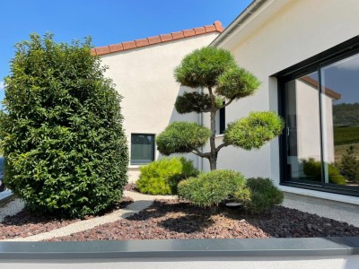 MAISON CONTEMPORAINE D ARCHITECTE AVEC PISCINE A VENDRE - TOURNUS - 169 m2 - 579�000�&euro;