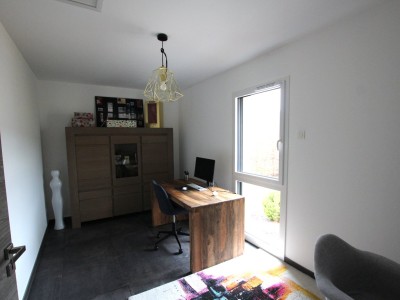 MAISON CONTEMPORAINE D ARCHITECTE AVEC PISCINE A VENDRE - TOURNUS - 169 m2 - 579�000�&euro;