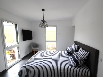 MAISON CONTEMPORAINE D ARCHITECTE AVEC PISCINE A VENDRE - TOURNUS - 169 m2 - 579�000�&euro;