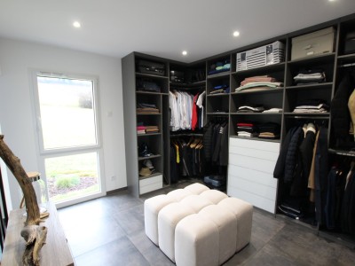 MAISON CONTEMPORAINE D ARCHITECTE AVEC PISCINE A VENDRE - TOURNUS - 169 m2 - 579�000�&euro;