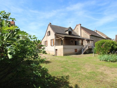 MAISON A VENDRE - TOURNUS - 107 m2 - 198 000 €