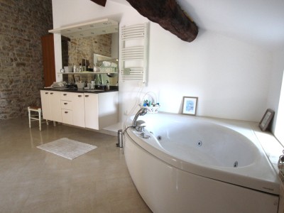 MAISON A VENDRE - TOURNUS - 231 m2 - 425 000 €