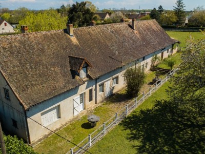 LONGERE AVEC DEPENDANCES A VENDRE - CHALON SUR SAONE - 191 m2 - 270000 €