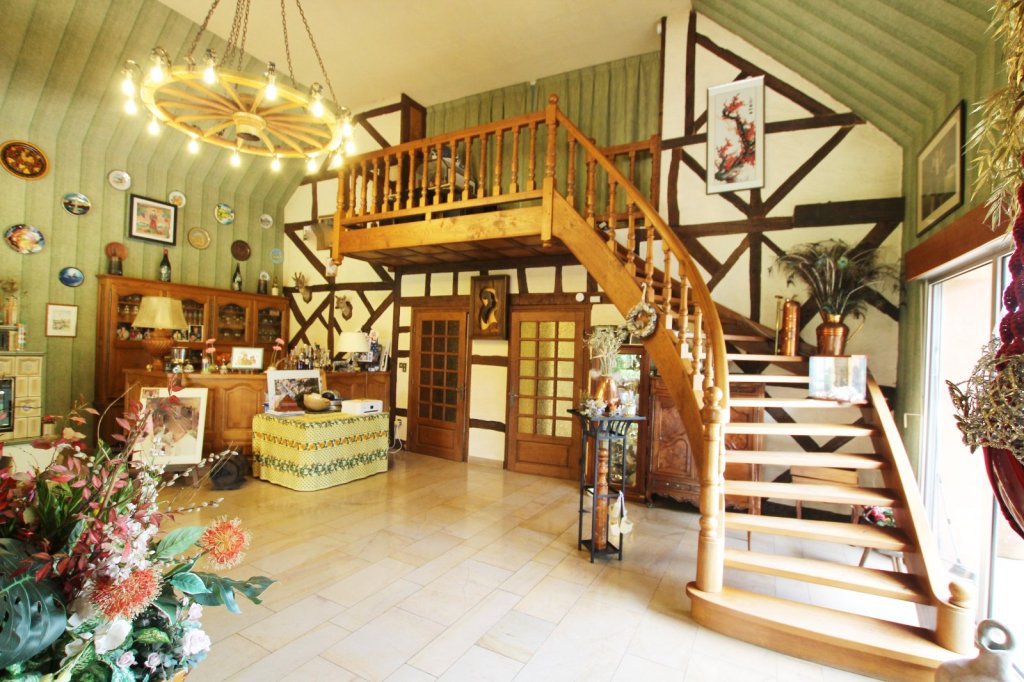 PROPRIETE - CHALON SUR SAONE - 269 m2 - VENDU