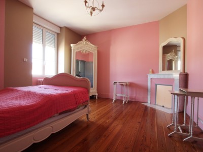 MAISON BOURGEOISE SUR SOUS-SOL A VENDRE - CUISERY - 223 m2 - 275000 €