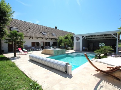 PROPRIETE A VENDRE - LOUHANS - 210 m2 - 630000€