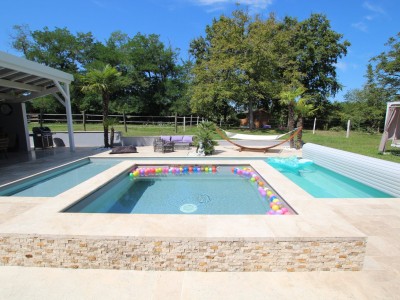 PROPRIETE A VENDRE - LOUHANS - 210 m2 - 630000€