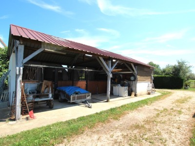 PROPRIETE A VENDRE - LOUHANS - 210 m2 - 630000€