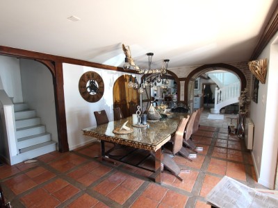 PROPRIETE A VENDRE - LOUHANS - 210 m2 - 630000€