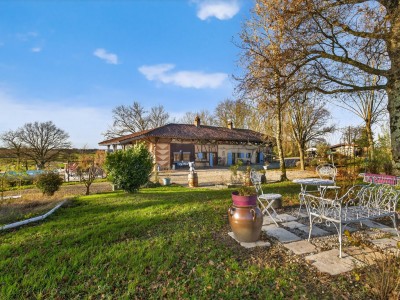 PROPRIETE A VENDRE - LOUHANS - 239 m2 - 595�000�&euro;