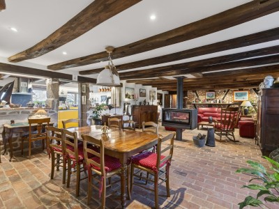 PROPRIETE A VENDRE - LOUHANS - 239 m2 - 595�000�&euro;