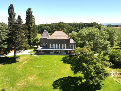PROPRIETE A VENDRE - LOUHANS - 450 m2 - 970 000 €