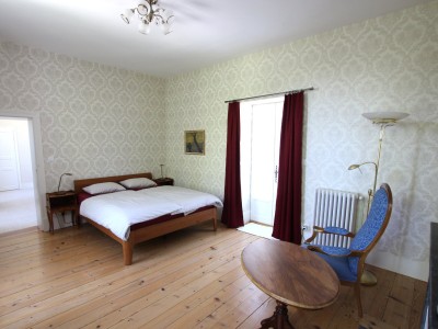 PROPRIETE A VENDRE - LOUHANS - 450 m2 - 970 000 €
