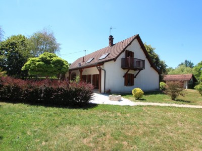 PROPRIETE A VENDRE - LOUHANS - 174 m2 - 339 000 €