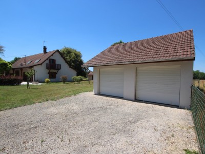 PROPRIETE A VENDRE - LOUHANS - 174 m2 - 339 000 €