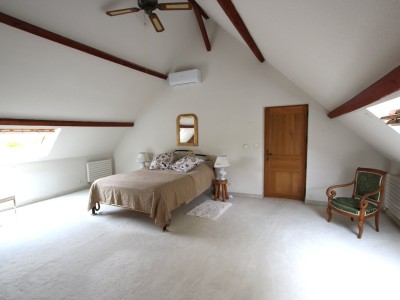 PROPRIETE A VENDRE - LOUHANS - 174 m2 - 339 000 €