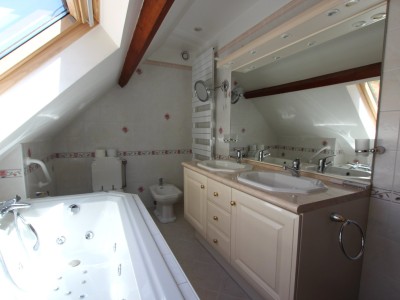 PROPRIETE A VENDRE - LOUHANS - 174 m2 - 339 000 €