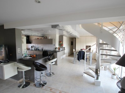 PROPRIETE A VENDRE - MACON - 215 m2 - 495000 €