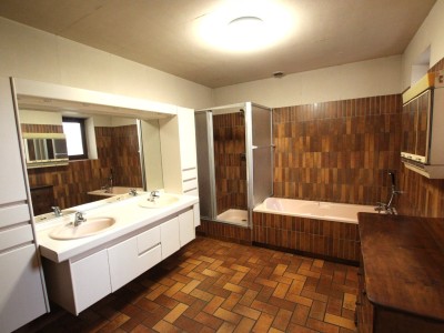 PROPRIETE A VENDRE - MACON - 155 m2 - 395 000 €