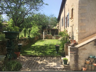 PROPRIETE A VENDRE - TOURNUS - 254 m2 - 510000 €