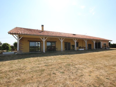 PROPRIETE A VENDRE - ROMENAY - 231 m2 - 575 000 €