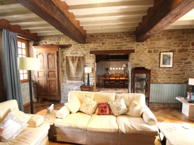 PROPRIETE A VENDRE - SENNECEY LE GRAND - 263 m2 - 529000€