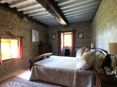 PROPRIETE A VENDRE - SENNECEY LE GRAND - 263 m2 - 529000€