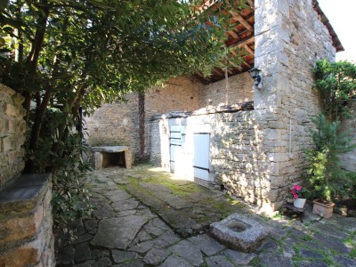 PROPRIETE A VENDRE - SENNECEY LE GRAND - 188 m2 - 329�000�&euro;