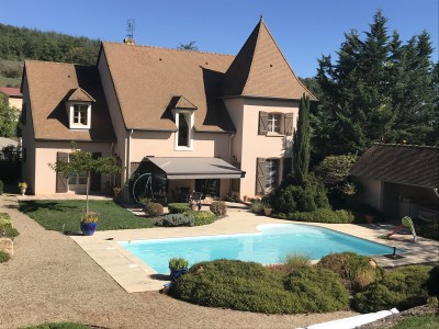 MAISON D ARCHITECTE AVEC PISCINE POOL HOUSE  PARC A VENDRE - ST GENGOUX LE NATIONAL - 201 m2 - 632000 €