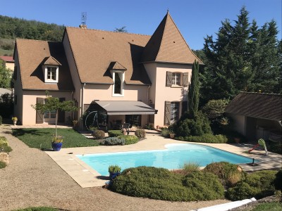 MAISON D ARCHITECTE AVEC PISCINE POOL HOUSE  PARC A VENDRE - ST GENGOUX LE NATIONAL - 201 m2 - 599000 €