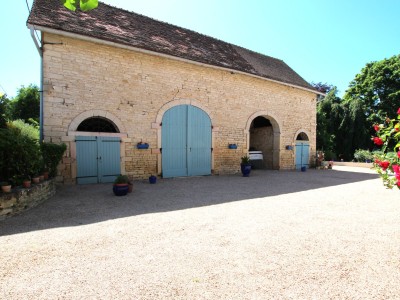 PROPRIETE A VENDRE - ST GENGOUX LE NATIONAL - 190 m2 - 398000€
