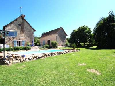 PROPRIETE A VENDRE - ST GENGOUX LE NATIONAL - 190 m2 - 398000€