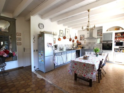 PROPRIETE A VENDRE - ST GENGOUX LE NATIONAL - 190 m2 - 398000€