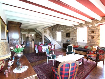 PROPRIETE A VENDRE - ST GENGOUX LE NATIONAL - 190 m2 - 398000€