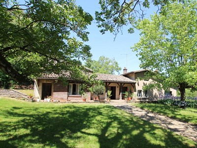 PROPRIETE A VENDRE - TOURNUS - 271 m2 - 250000 €
