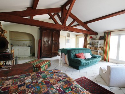 PROPRIETE A VENDRE - TOURNUS - 271 m2 - 250000 €
