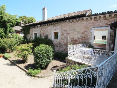 PROPRIETE A VENDRE - TOURNUS - 344 m2 - 960000 €