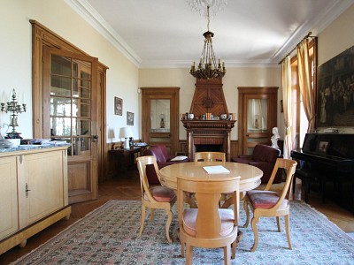 PROPRIETE A VENDRE - TOURNUS - 267 m2 - 665000 €