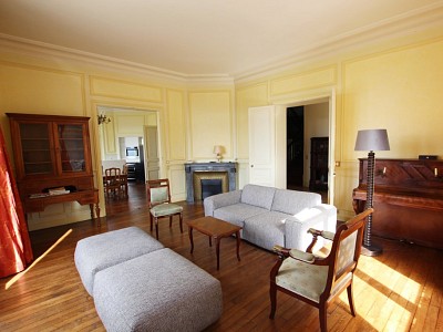 PROPRIETE A VENDRE - TOURNUS - 418 m2 - 990000 €