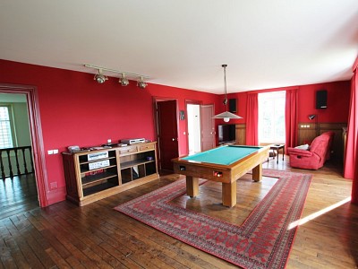PROPRIETE A VENDRE - TOURNUS - 418 m2 - 990000 €