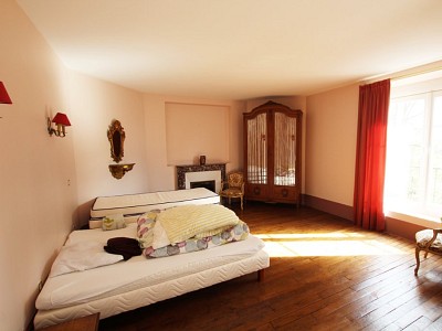 PROPRIETE A VENDRE - TOURNUS - 418 m2 - 990000 €
