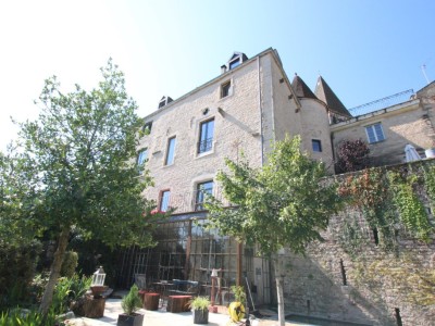 PROPRIETE A VENDRE - TOURNUS - 349 m2 - 1250000 €