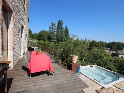 PROPRIETE A VENDRE - TOURNUS - 349 m2 - 1250000 €