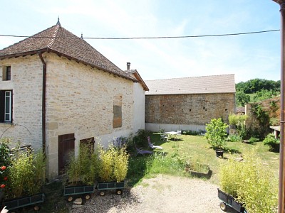 PROPRIETE A VENDRE - TOURNUS - 213 m2 - 385000 €