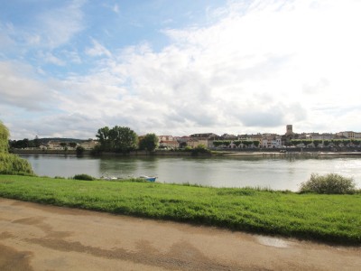 PROPRIETE A VENDRE - TOURNUS - 627 m2 - 1278000 €